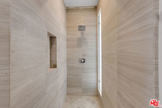 420 S SAN PEDRO Street 106, Los Angeles, CA 90013 — photo 18 of 31
