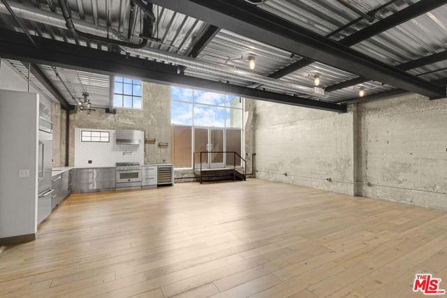 420 S SAN PEDRO Street 106, Los Angeles, CA 90013 — photo 3 of 31