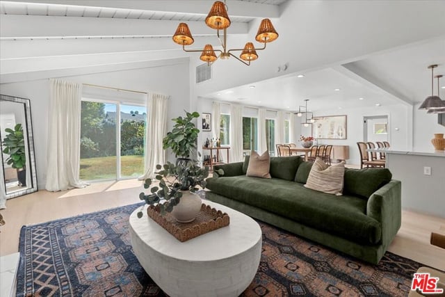 6460 Penfield Avenue, Los Angeles, CA 91367 — photo 9 of 20