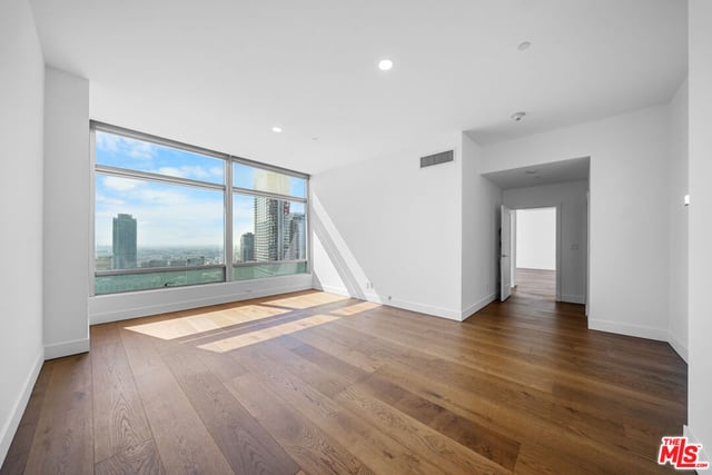 900 W Olympic Boulevard 32I, Los Angeles, CA 90015 — photo 23 of 45