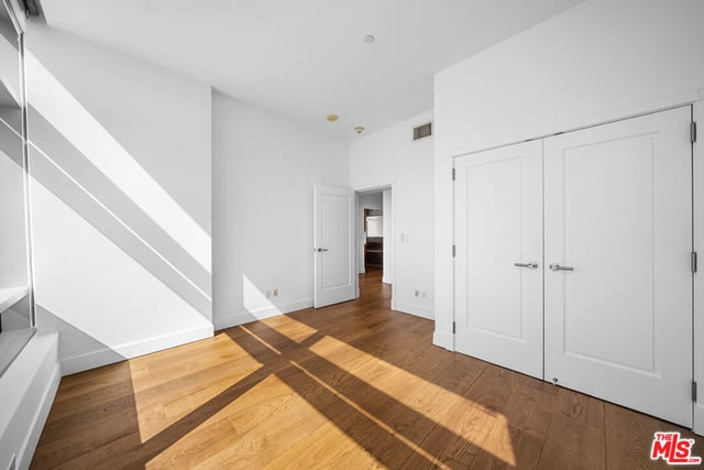 900 W Olympic Boulevard 32I, Los Angeles, CA 90015 — photo 31 of 45