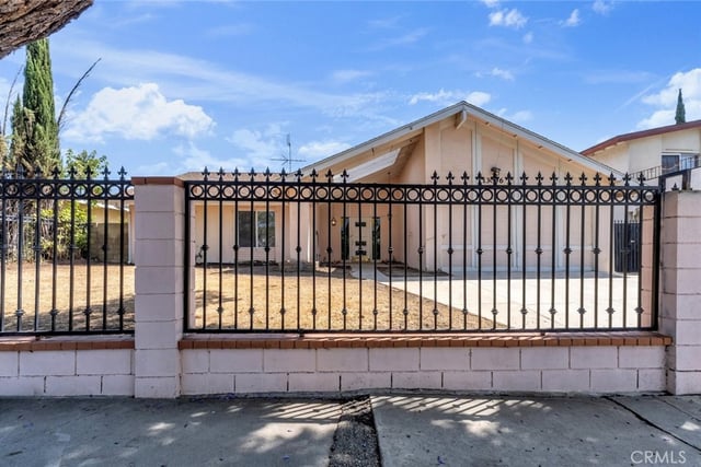 13046 Ebell Street, North Hollywood, CA 91605 — photo 10 of 61