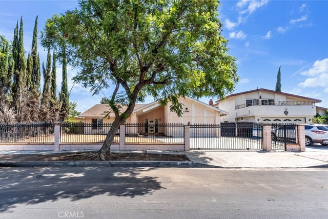 13046 Ebell Street, North Hollywood, CA 91605 — photo 7 of 61