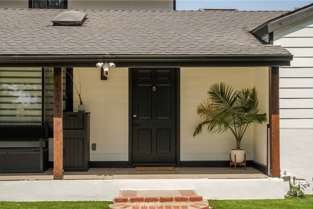 541 Davis, Glendale, CA 91201 — photo 4 of 41