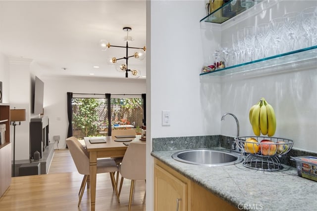 1850 Midvale Avenue 13, Los Angeles, CA 90025 — photo 18 of 38