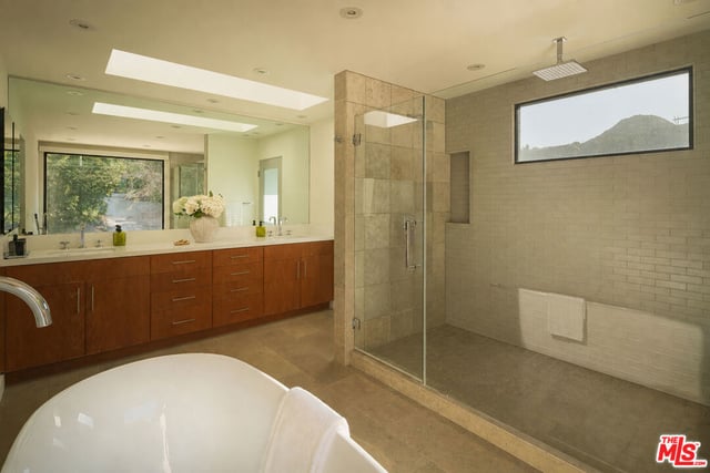 8540 Hedges Way, Los Angeles, CA 90069 — photo 14 of 28