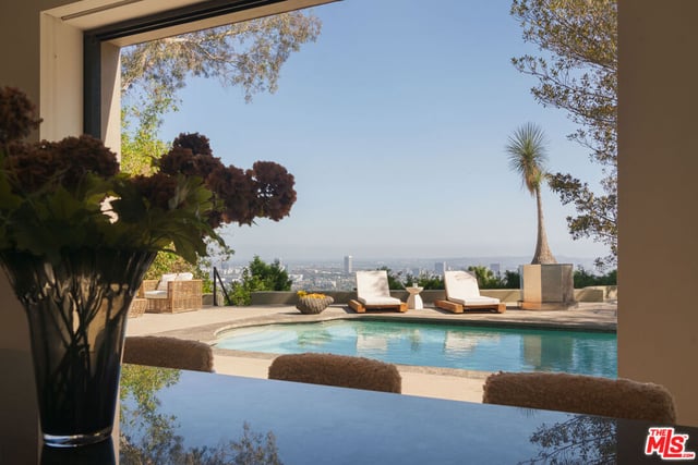 8540 Hedges Way, Los Angeles, CA 90069 — photo 5 of 28