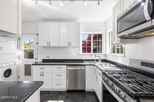 1484 N Rose Street, Burbank, CA 91505 — photo 33 of 53