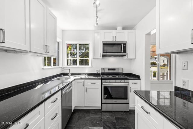 1484 N Rose Street, Burbank, CA 91505 — photo 34 of 53