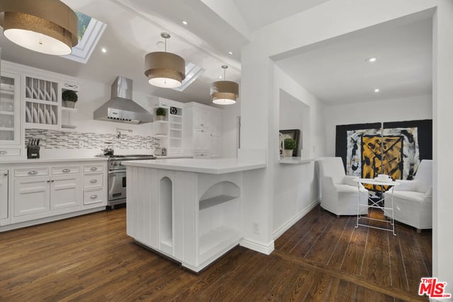 2761 Hutton Drive, Los Angeles, CA 90210 — photo 18 of 33