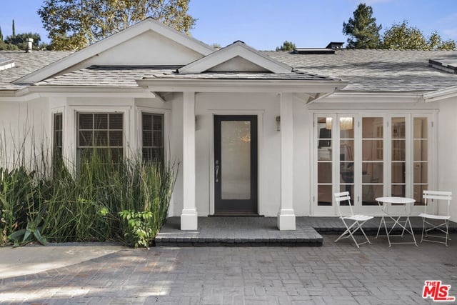 2761 Hutton Drive, Los Angeles, CA 90210 — photo 5 of 33