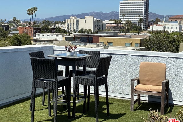 1511 16th Street 201, Santa Monica, CA 90404 — photo 11 of 32
