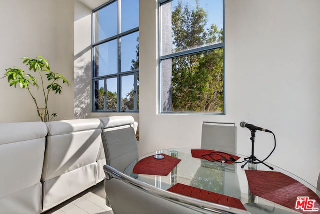 1511 16th Street 201, Santa Monica, CA 90404 — photo 5 of 32