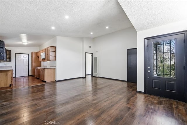 44043 Heaton, Lancaster, CA 93534 — photo 7 of 31