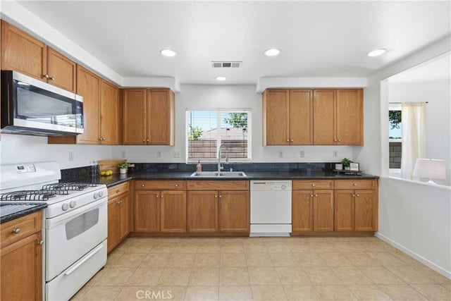45237 Sancroft Avenue, Lancaster, CA 93535 — photo 6 of 25