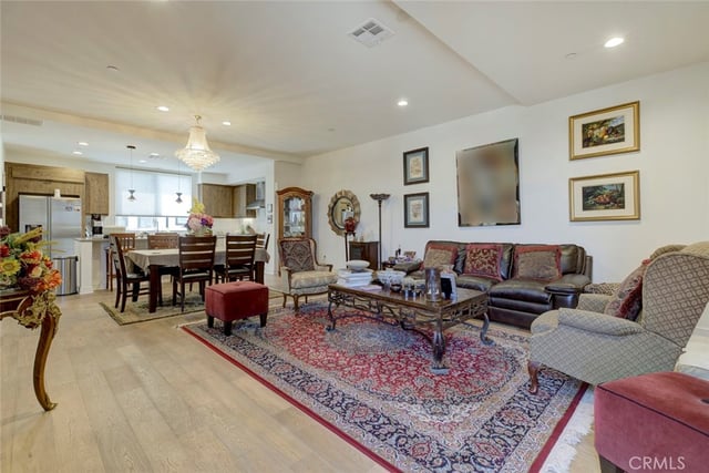 1049 N Joels Place, Los Angeles, CA 90012 — photo 14 of 56