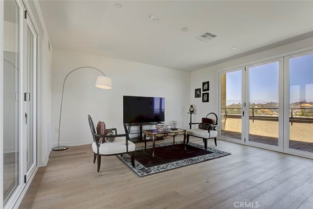 1049 N Joels Place, Los Angeles, CA 90012 — photo 29 of 56