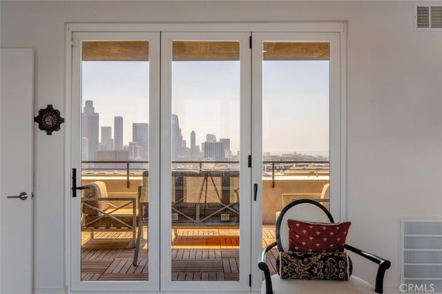 1049 N Joels Place, Los Angeles, CA 90012 — photo 35 of 56