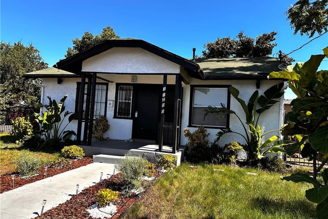 11200 Stanford, Los Angeles, CA 90059 — photo 3 of 17