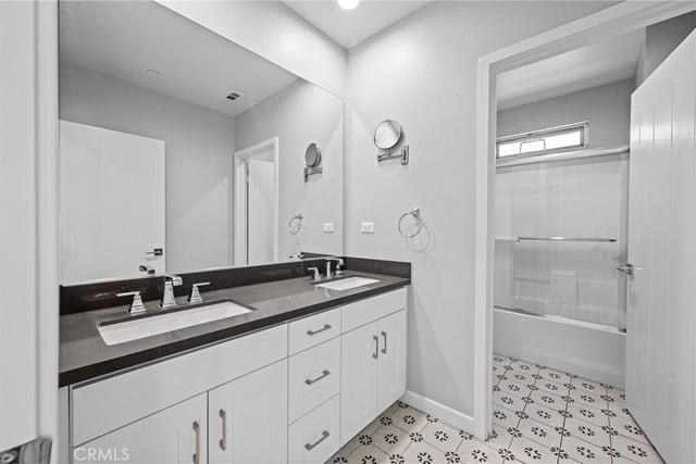 15607 W Lilli Way, Van Nuys, CA 91406 — photo 17 of 30