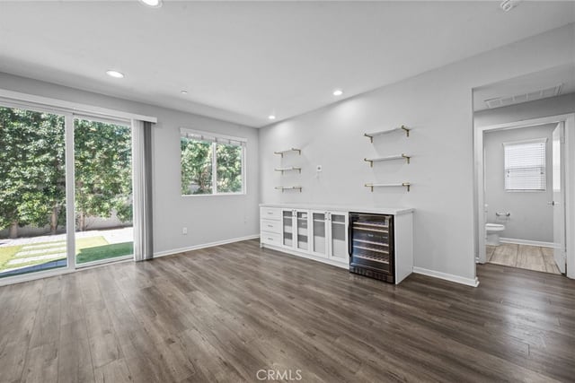 15607 W Lilli Way, Van Nuys, CA 91406 — photo 2 of 30