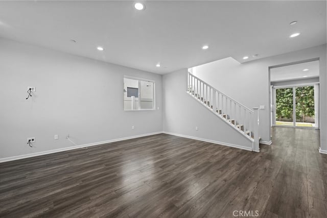15607 W Lilli Way, Van Nuys, CA 91406 — photo 3 of 30