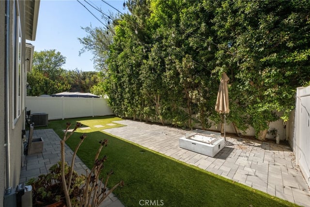 15607 W Lilli Way, Van Nuys, CA 91406 — photo 8 of 30