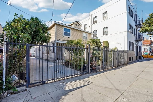 1503 W Adams, Los Angeles, CA 90007 — photo 2 of 37