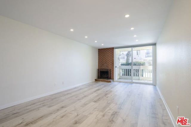 22 Navy Street 103, Venice, CA 90291 — photo 5 of 30