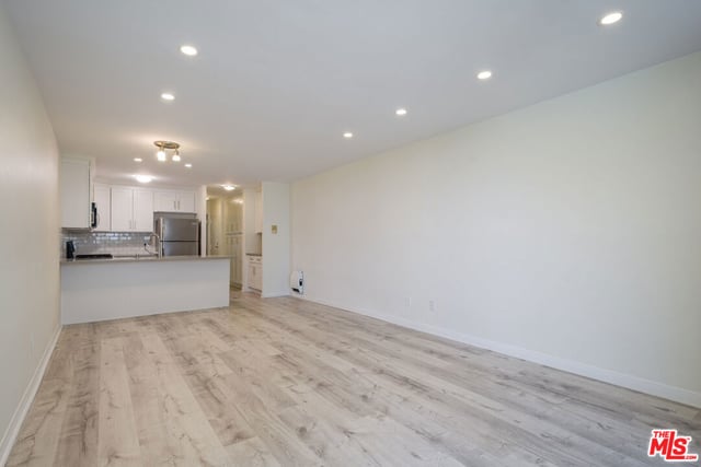 22 Navy Street 103, Venice, CA 90291 — photo 7 of 30