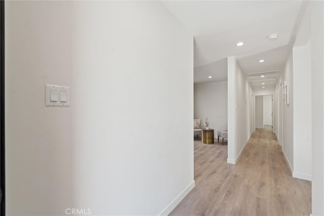 13739 Wyandotte, Los Angeles, CA 91405 — photo 5 of 31