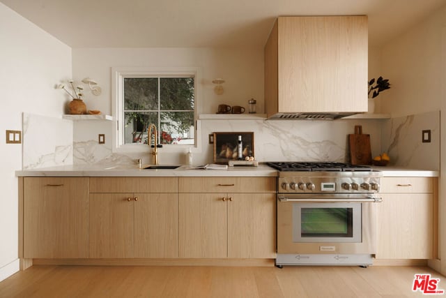 4300 Ambrose Avenue, Los Angeles, CA 90027 — photo 13 of 40