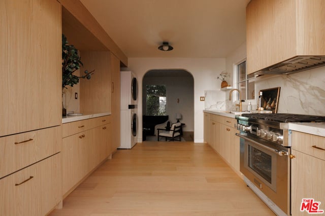 4300 Ambrose Avenue, Los Angeles, CA 90027 — photo 16 of 40