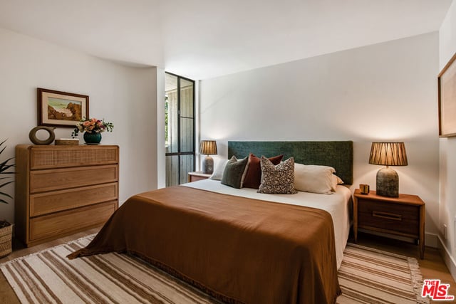 11645 Montana Avenue 101, Los Angeles, CA 90049 — photo 11 of 24