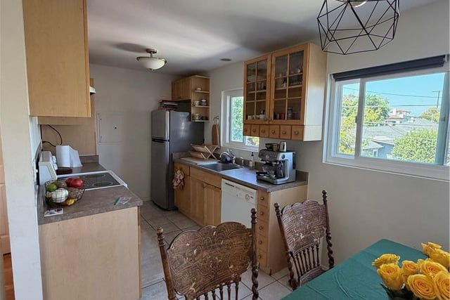 725 Coronado 206, Long Beach, CA 90804 — photo 2 of 14