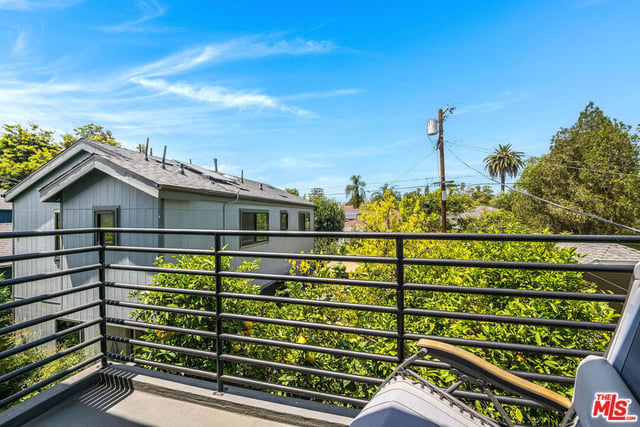 223 N St Andrews Place, Los Angeles, CA 90004 — photo 9 of 18