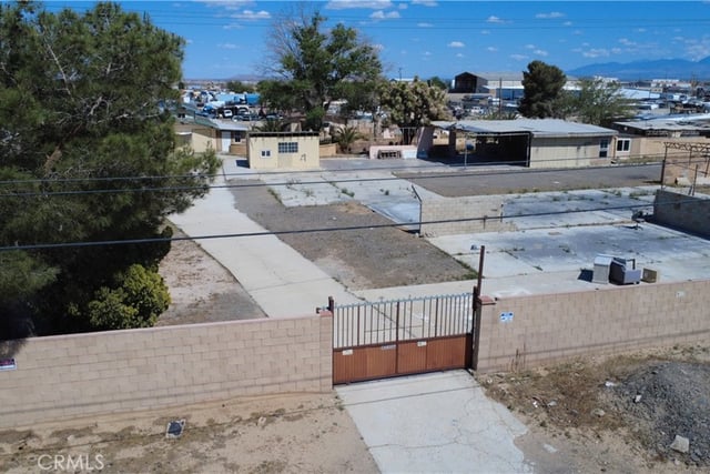 42336 5th Street E, Lancaster, CA 93535 — photo 2 of 6