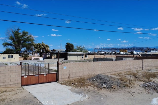 42336 5th Street E, Lancaster, CA 93535 — photo 4 of 6