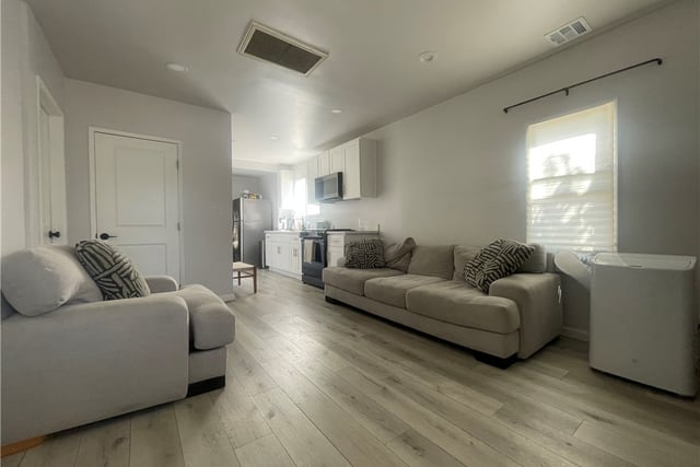 463 Macdonald Street, Pasadena, CA 91103 — photo 3 of 15