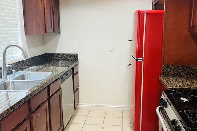 5719 Camellia Avenue 109, North Hollywood, CA 91601 — photo 14 of 46