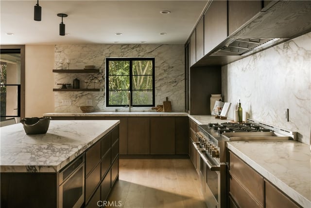 5114 Cedros Avenue, Sherman Oaks, CA 91403 — photo 12 of 41