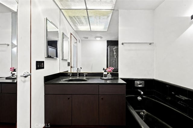 7250 Franklin Avenue 804, Los Angeles, CA 90046 — photo 17 of 37