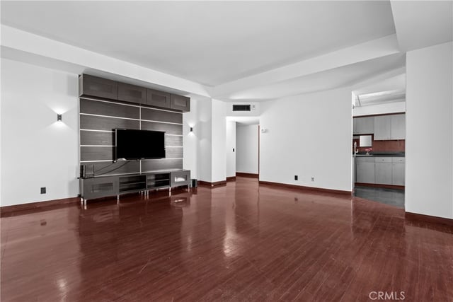 7250 Franklin Avenue 804, Los Angeles, CA 90046 — photo 2 of 37
