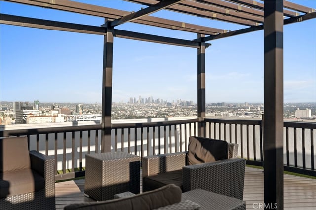 7250 Franklin Avenue 804, Los Angeles, CA 90046 — photo 27 of 37
