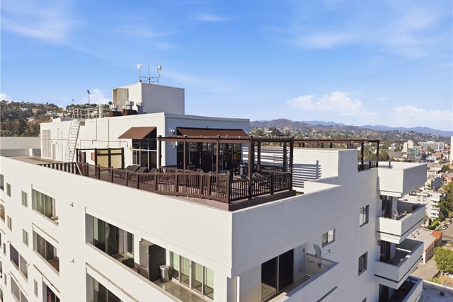 7250 Franklin Avenue 804, Los Angeles, CA 90046 — photo 30 of 37