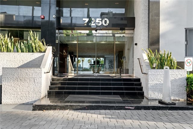 7250 Franklin Avenue 804, Los Angeles, CA 90046 — photo 36 of 37