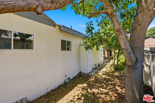 3117 Virginia Avenue, Santa Monica, CA 90404 — photo 4 of 11