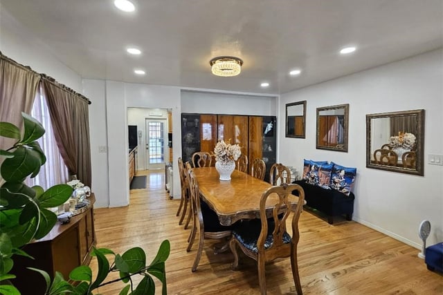 1117 E 65th, Los Angeles, CA 90001 — photo 4 of 39