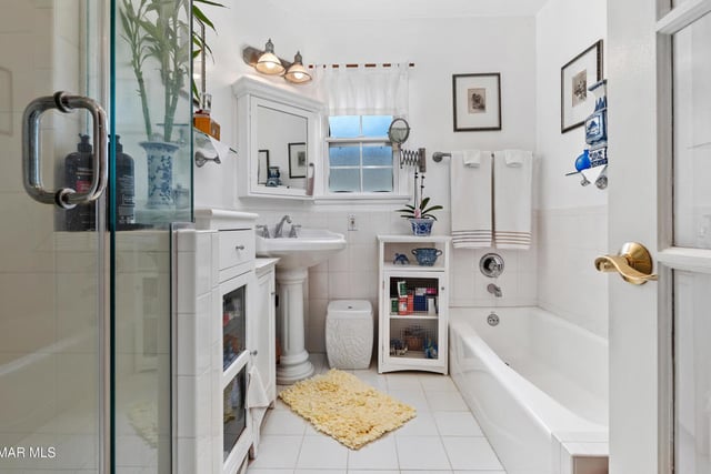 6654 Murietta Avenue, Van Nuys, CA 91405 — photo 12 of 32