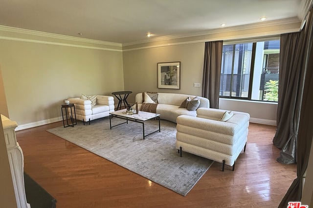 4752 Park Encino Lane 212, Encino, CA 91436 — photo 2 of 30